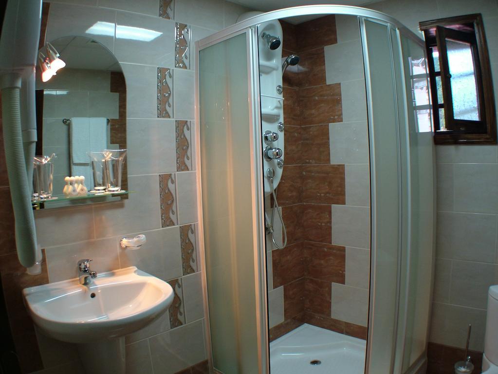 Alexandrov'S Houses Hotel Zlatograd Habitación foto